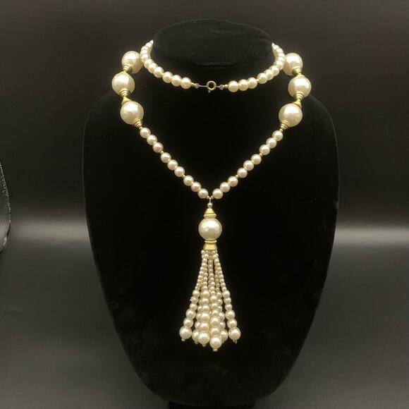 Vintage Jewelry - Vintage Faux Pearl Chandelier Statement Necklace